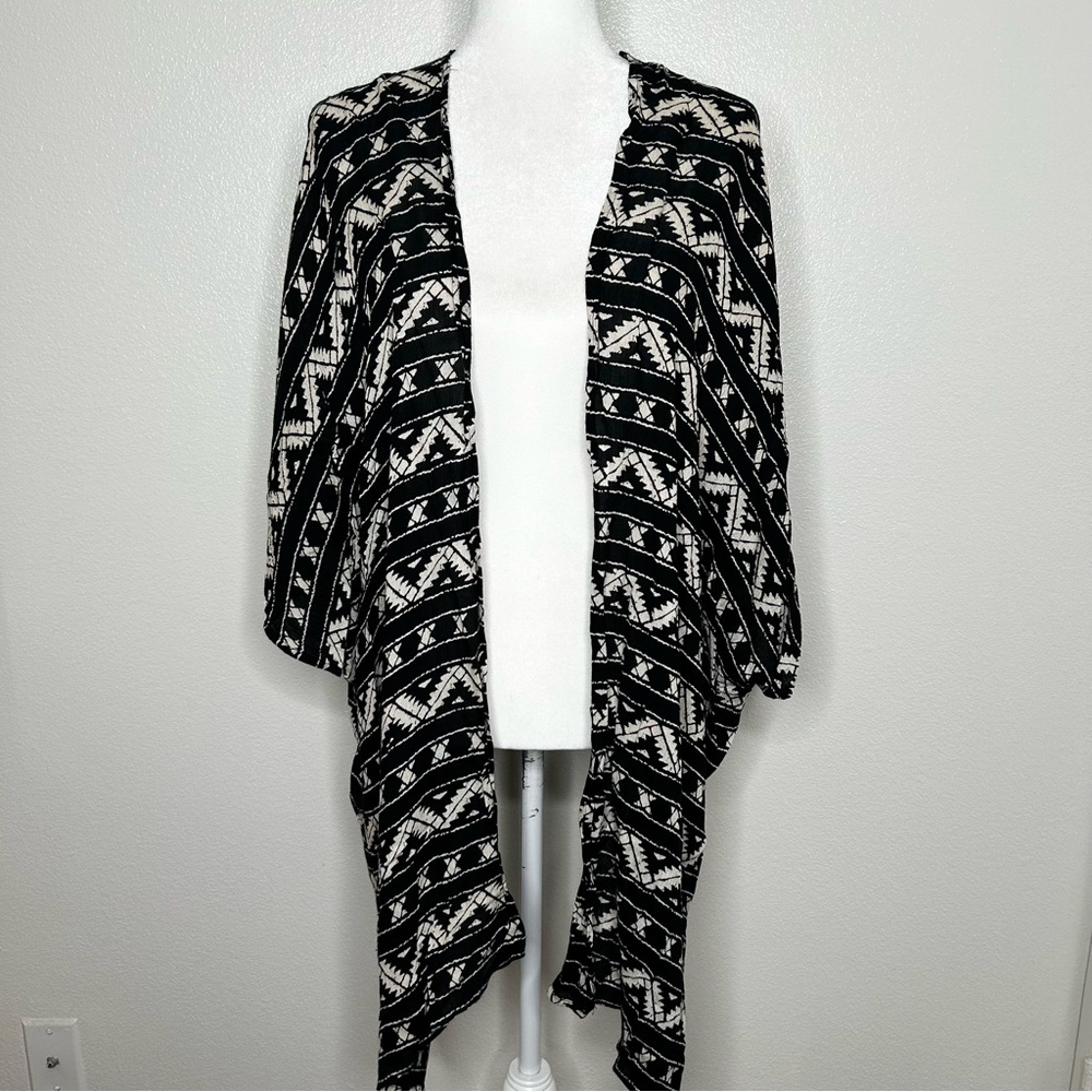 Ecote Urban Outfitters Black & Beige Tribal Open Front Kimono Cardigan Size M/ L